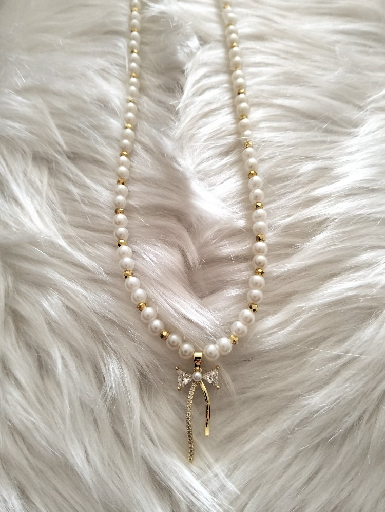 Pearl Bow Kolye