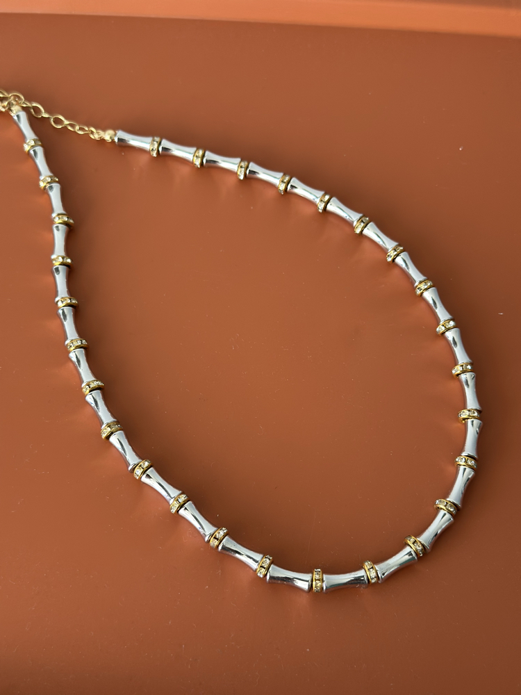 Taş Detaylı Kemik Model Kolye