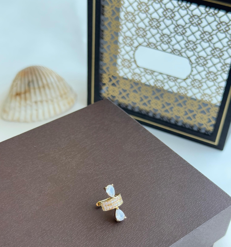 Damla Taşlı Earcuff
