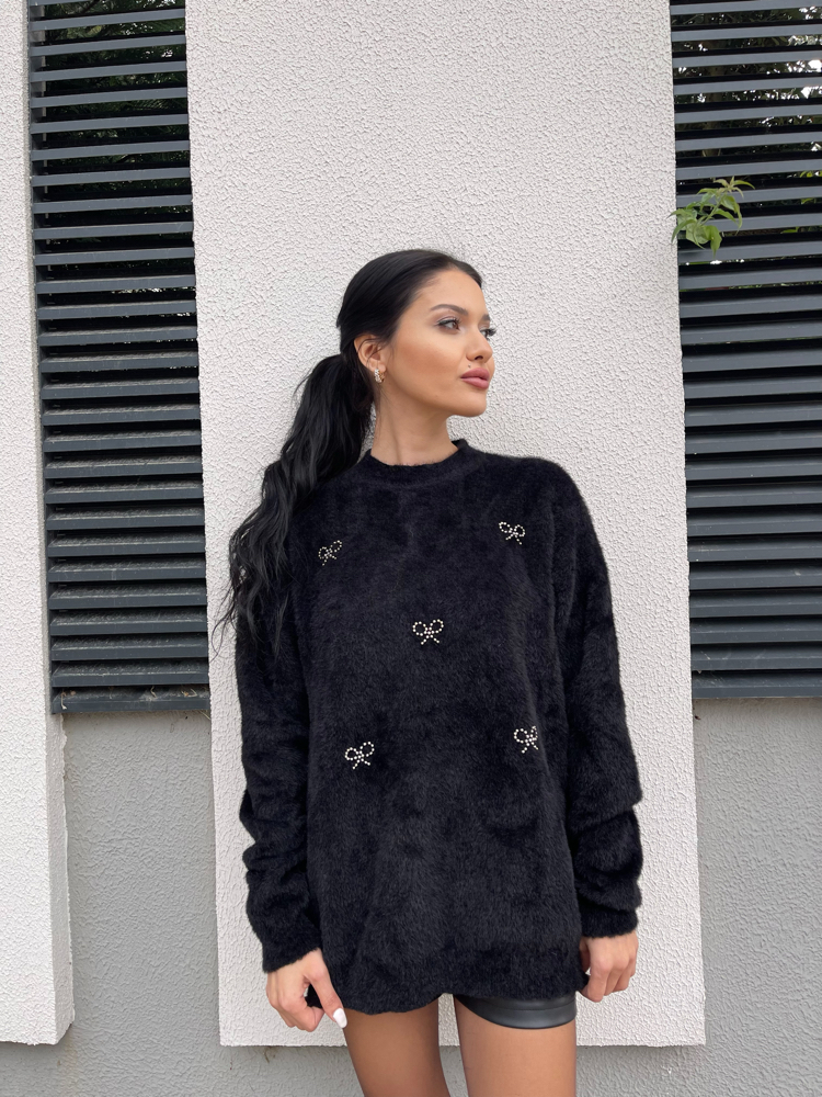 Siyah Fiyonk detaylı Yumoş Triko Kazak