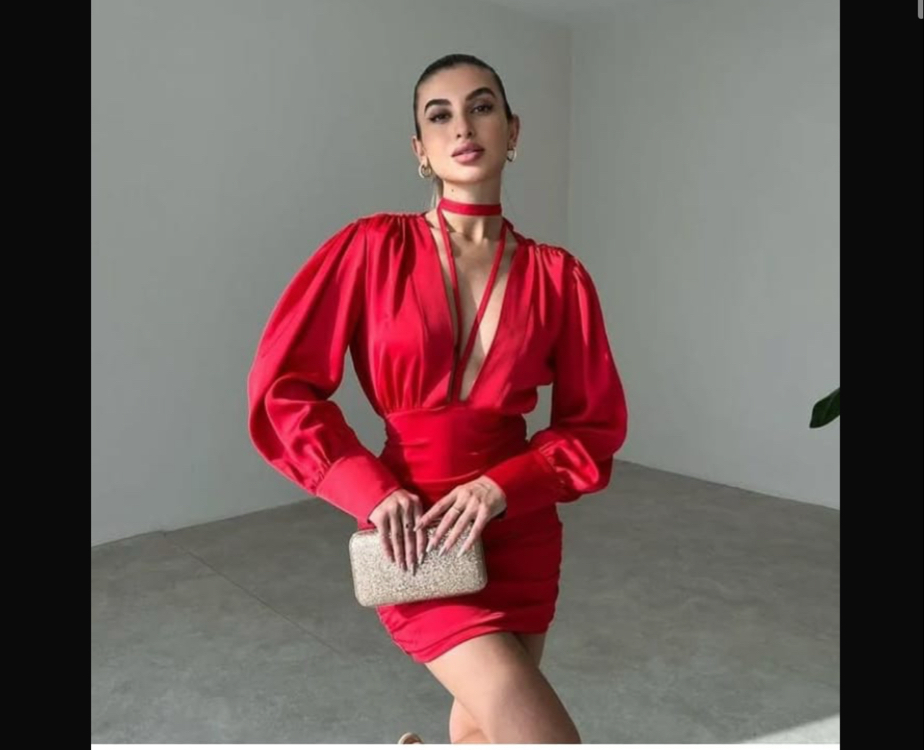 Kırmızı elbise 