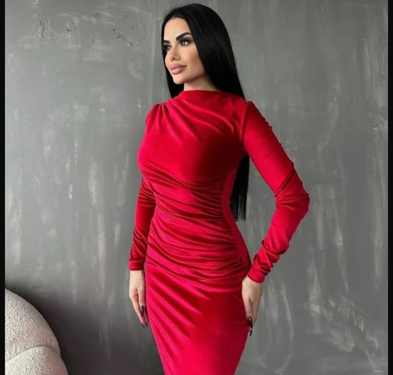 Kırmızı elbise 