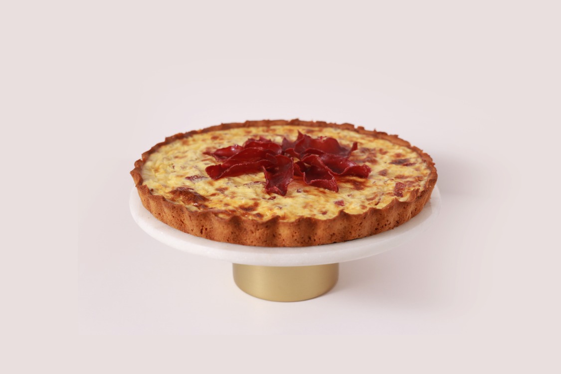 Üç Peynirli & Pastırmalı Kiş (8-10 dilim)