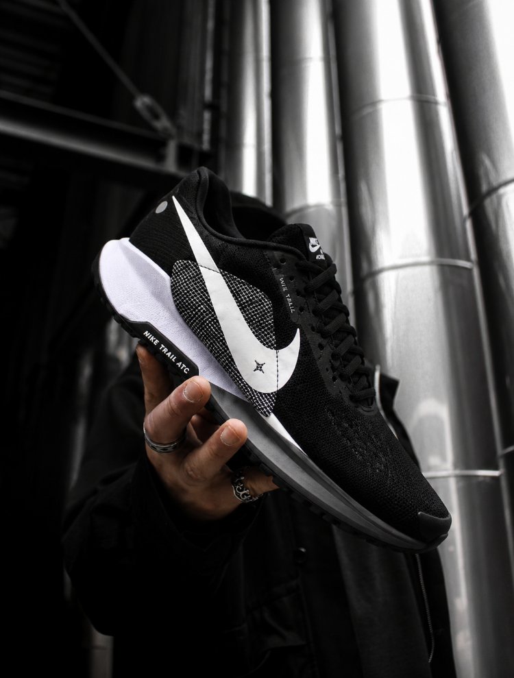Nike Pegasus Trail 5 Siyah/Beyaz 