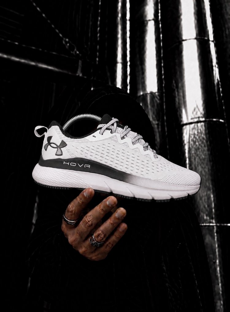 ​Under Armour UA HOVR™ – Beyaz / Siyah

