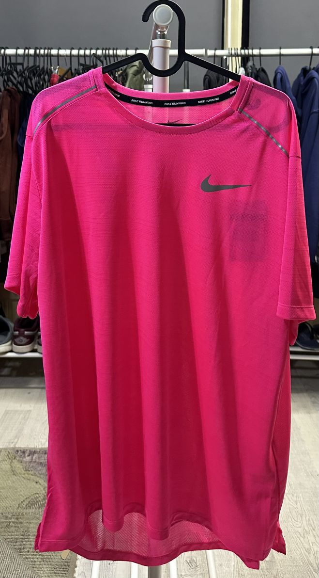 Nike T-Shirt - XL / 42