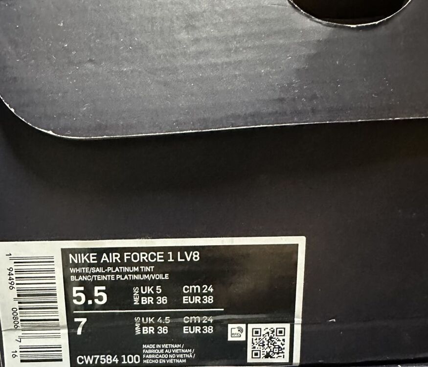 Nike Air Force 1 LV8