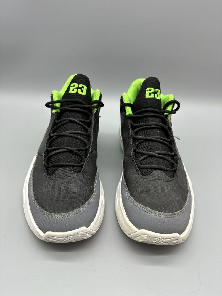 Jordan Max Aura 3 Black Green Strike