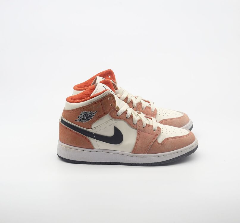 Air Jordan 1 Mid SE GS Orange Suede