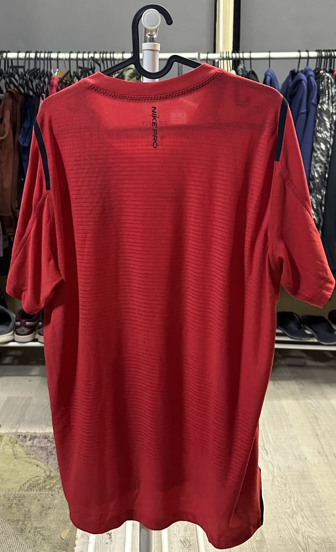 Nike T-Shirt - L / 40