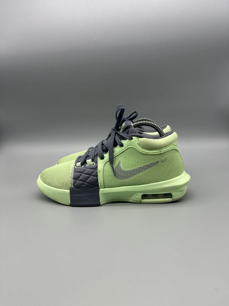 Nike LeBron Witness VIII Green