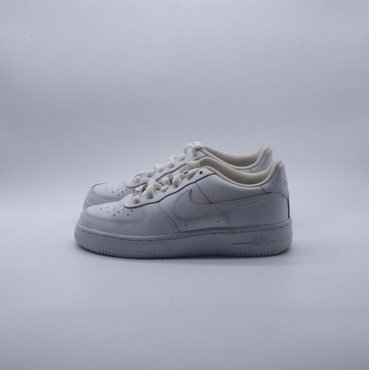 Nike Air Force 1 LE Triple White GS
