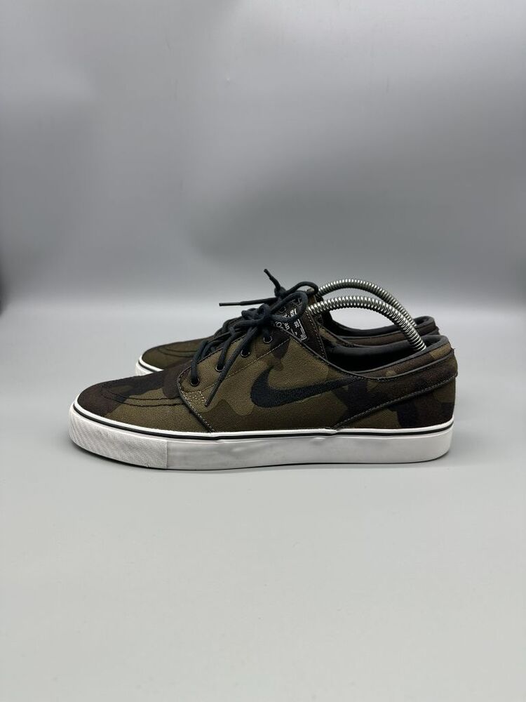 Nike Sneaker