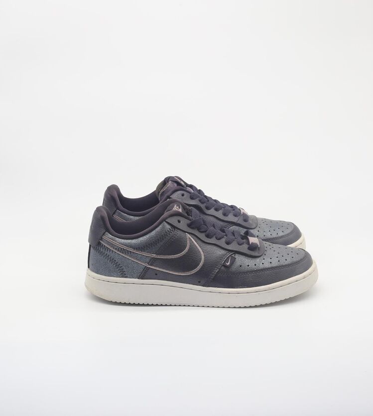 Nike Sneaker