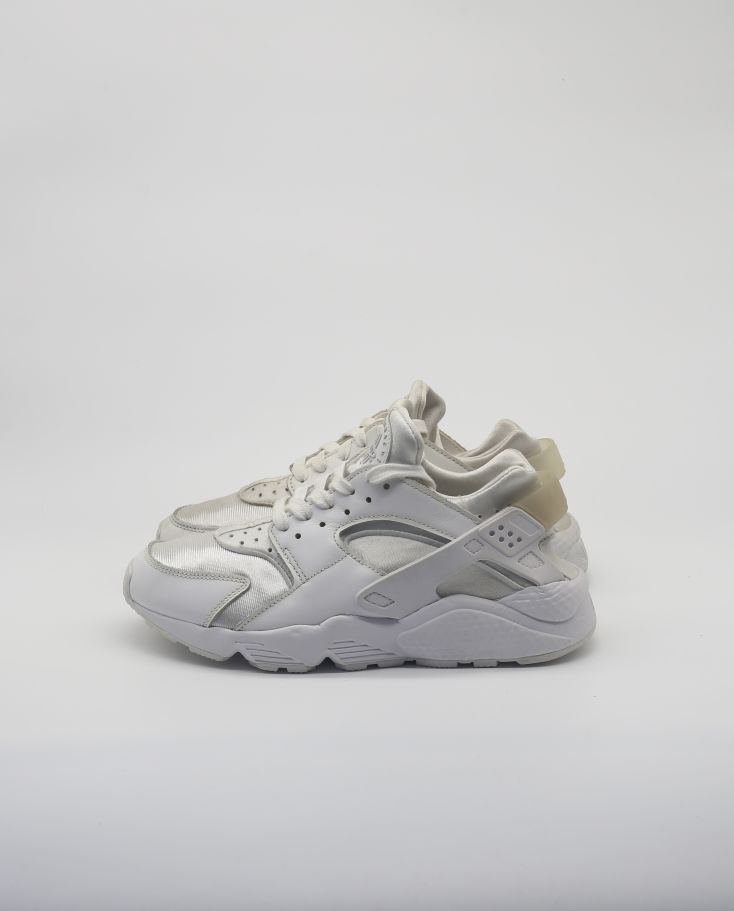 Nike Air Huarache Triple White