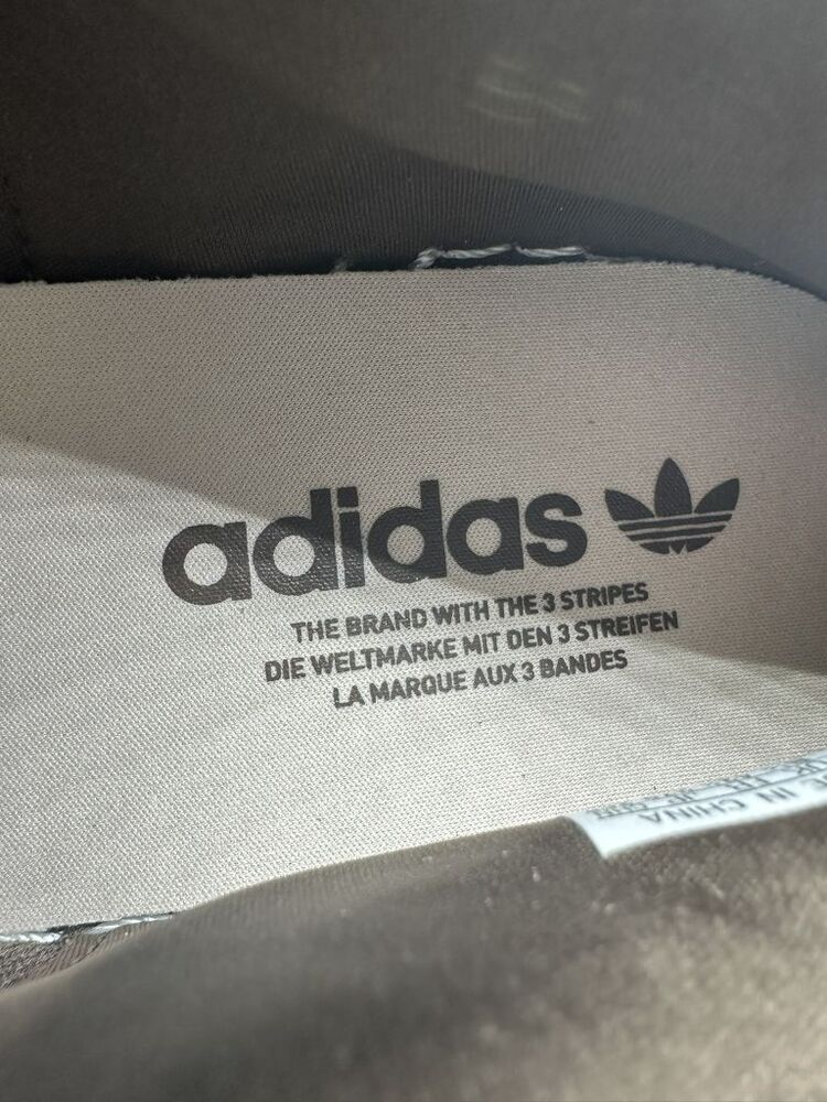 Adidas Sneaker