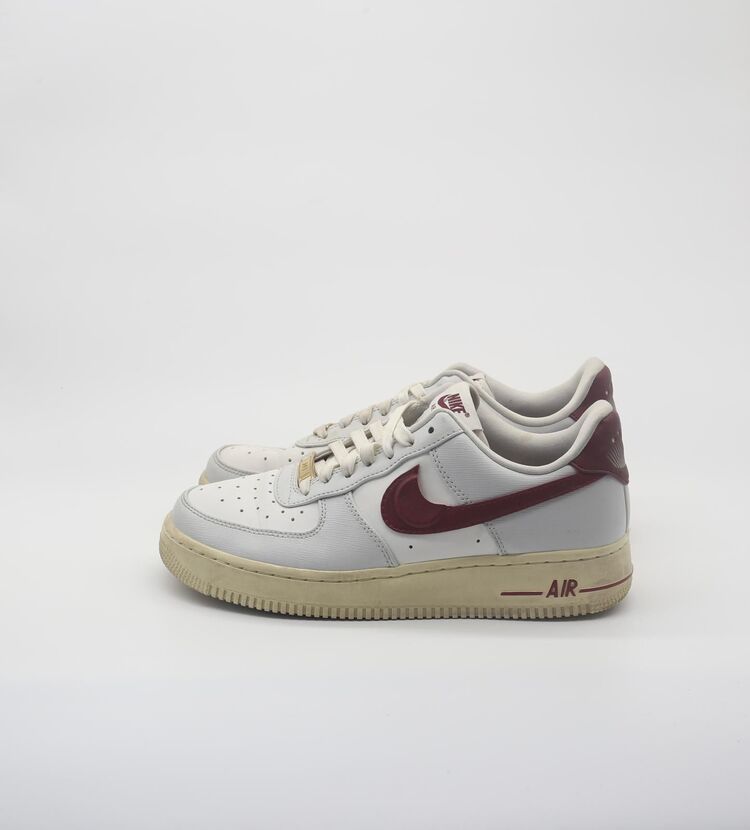 Nike Sneaker