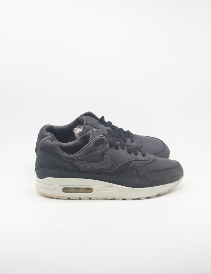 Nike Sneaker