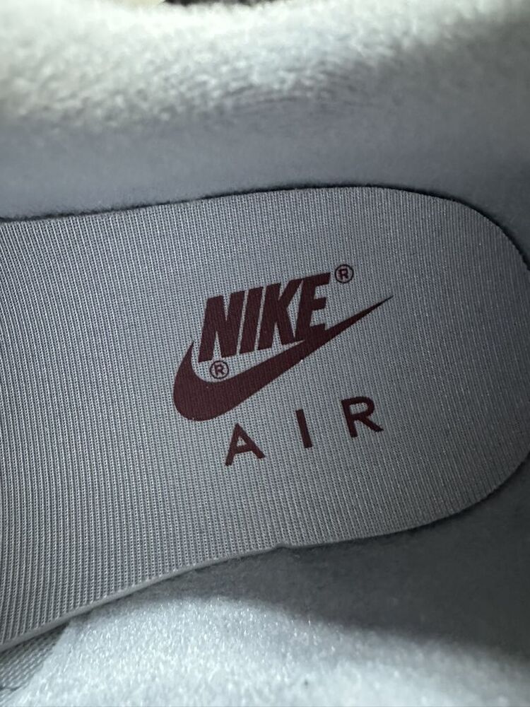 Nike Sneaker