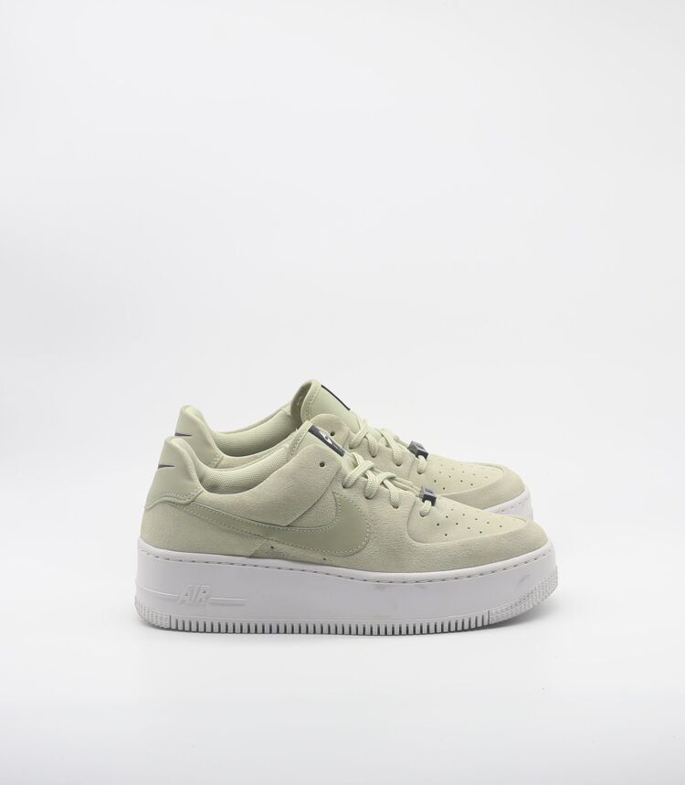 Nike Air Force 1 Sage Low Olive Aura