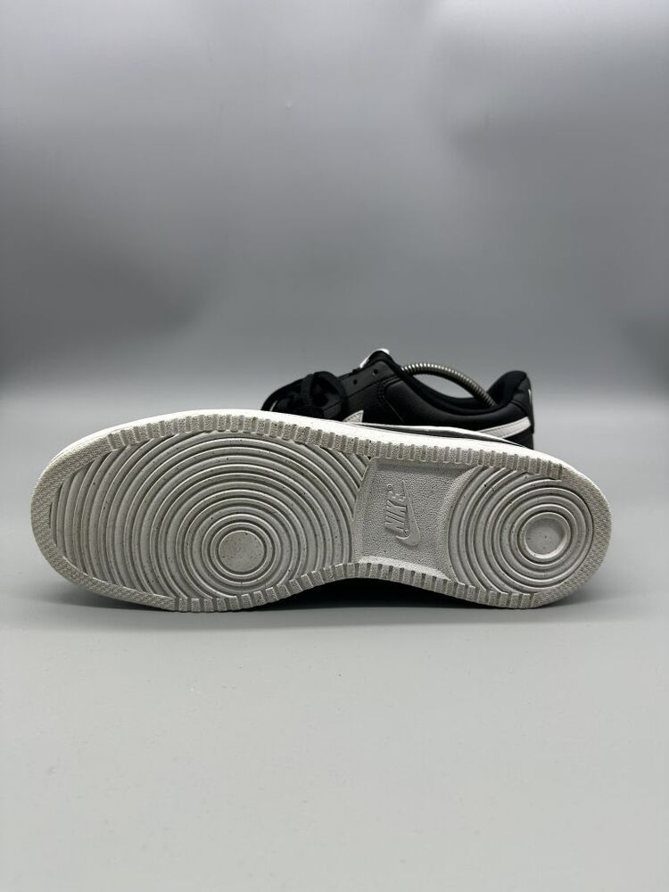 Nike Sneaker