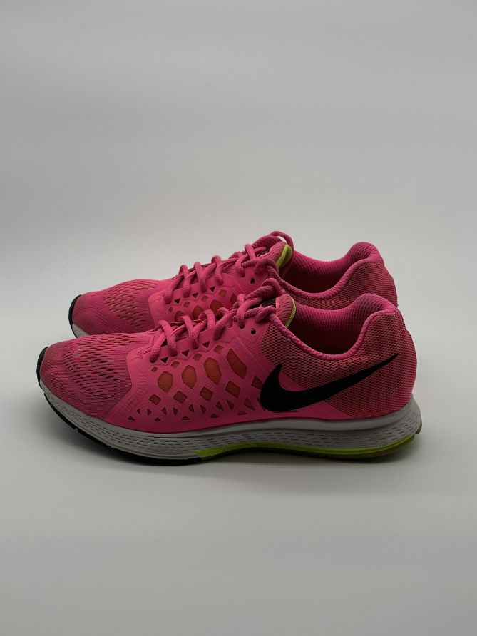 Nike Sneaker