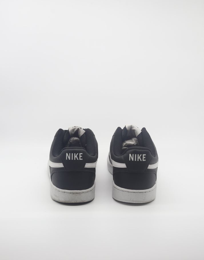 Nike Sneaker