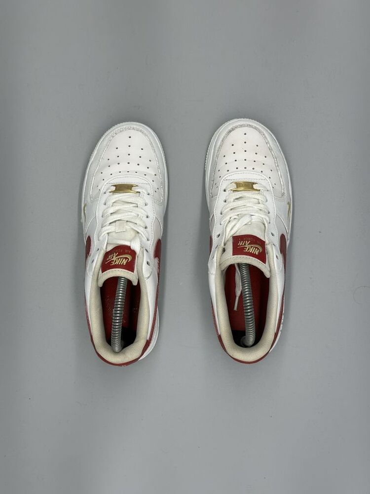 Nike Air Force 1 07 Essential White Gym Red
