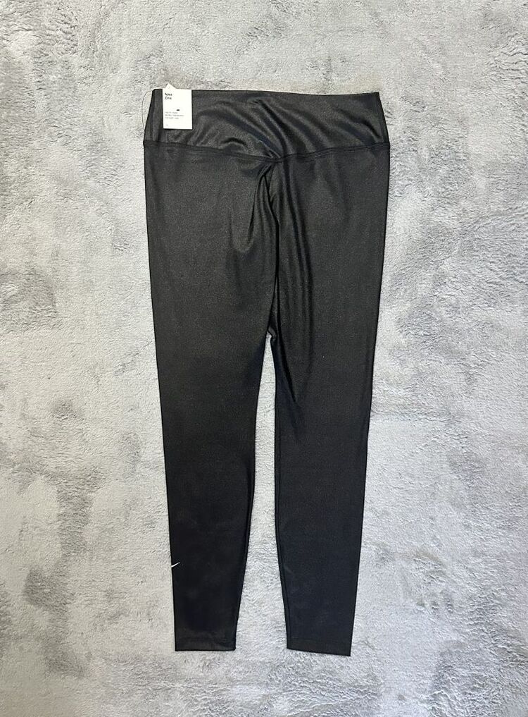 Nike Tayt - L / 40