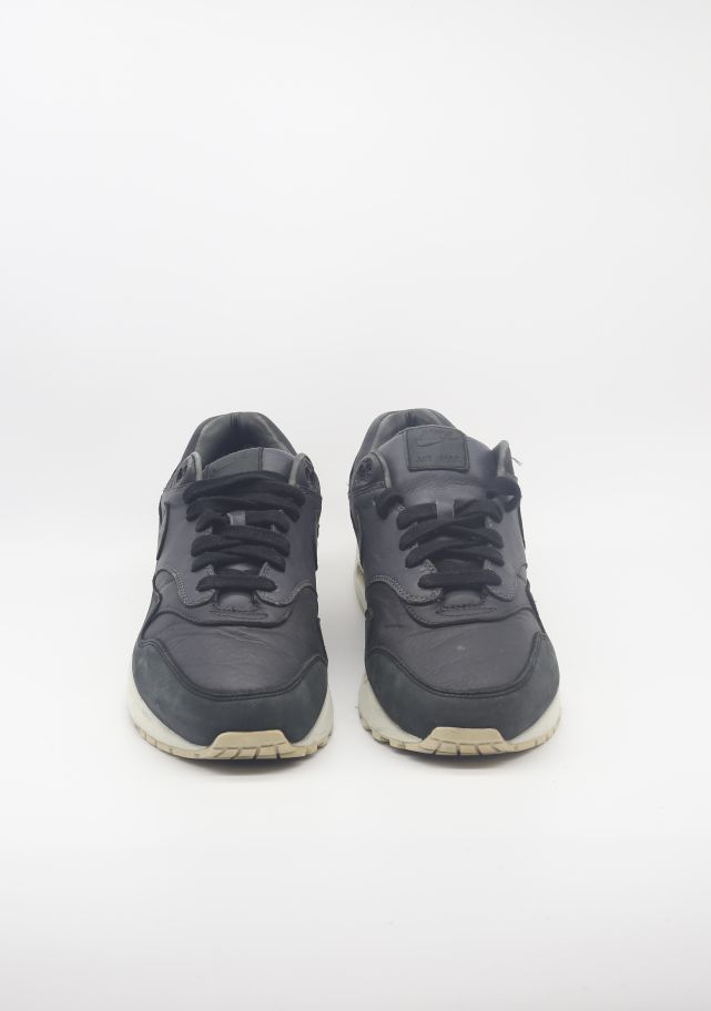 Nike Sneaker