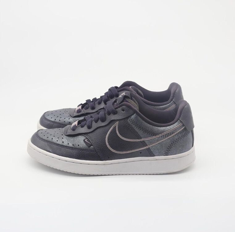 Nike Sneaker