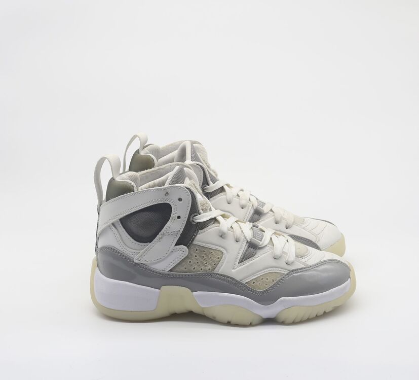 Nike Jumpman Two Trey