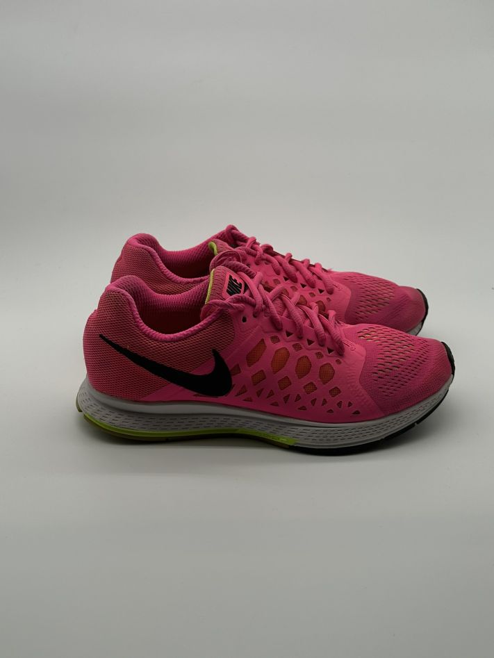 Nike Sneaker