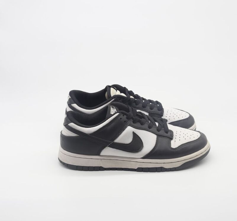 Nike Sneaker