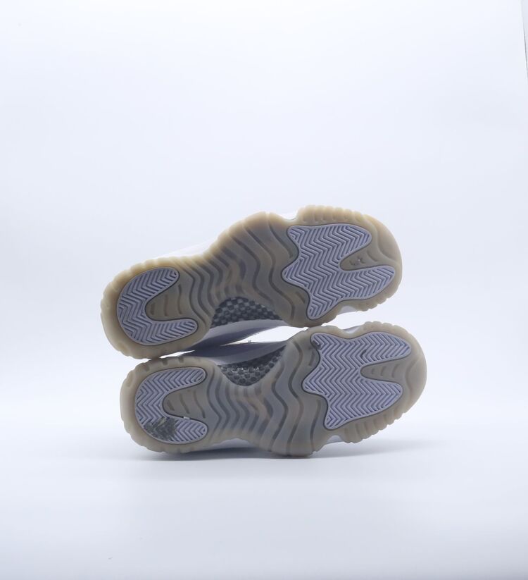 Air Jordan 11 Retro Low Pure Violet