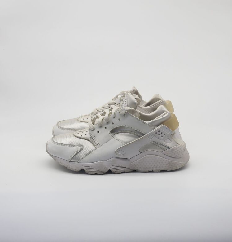 Nike Air Huarache Triple White