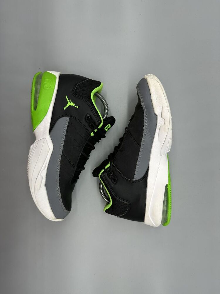 Jordan Max Aura 3 Black Green Strike