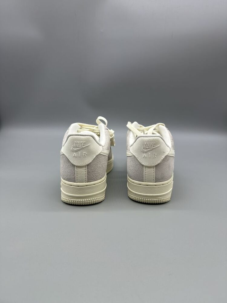 Nike Air Force 1 LV8
