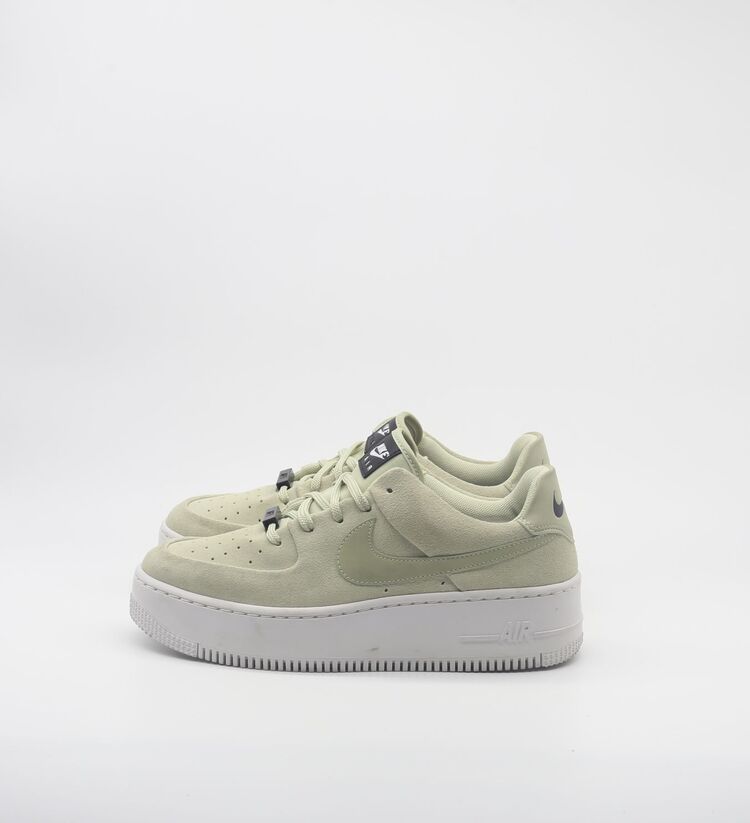 Nike Air Force 1 Sage Low Olive Aura