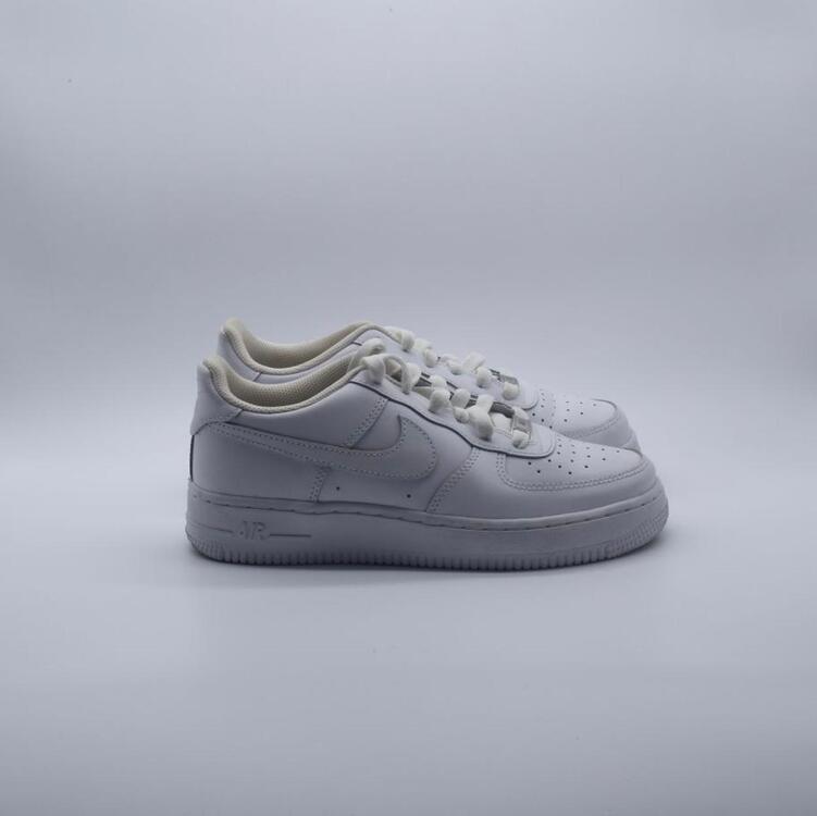 Nike Air Force 1 LE Triple White GS
