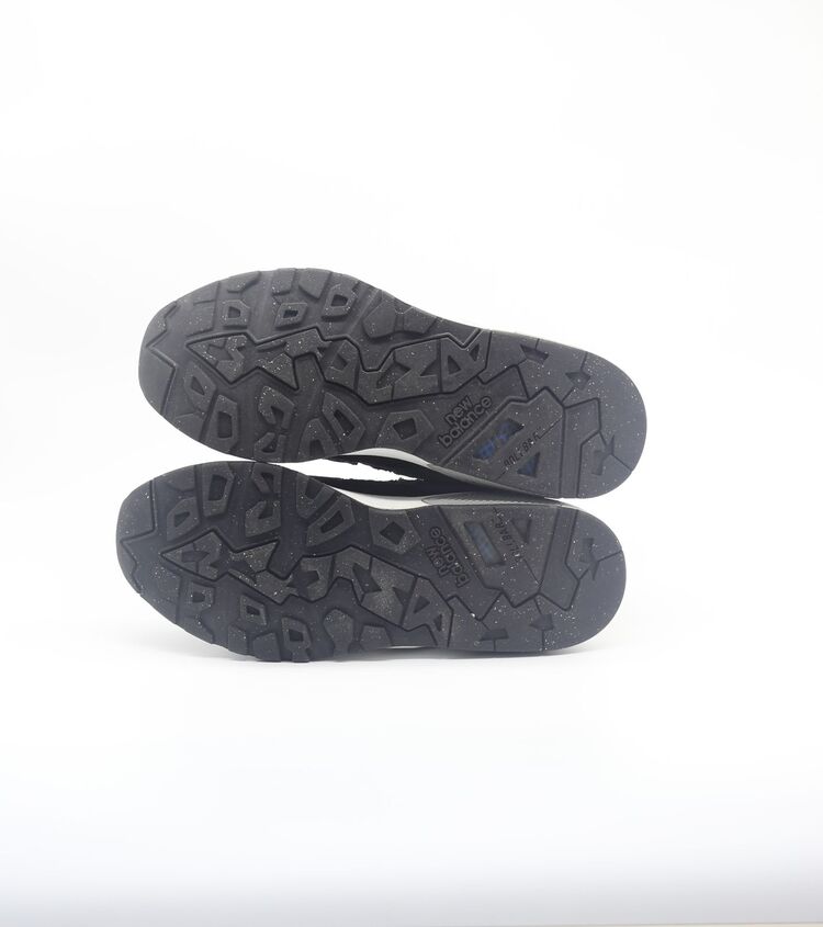 New Balance 580 Black White