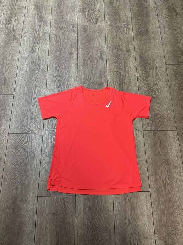 Nike T-Shirt - S / 36