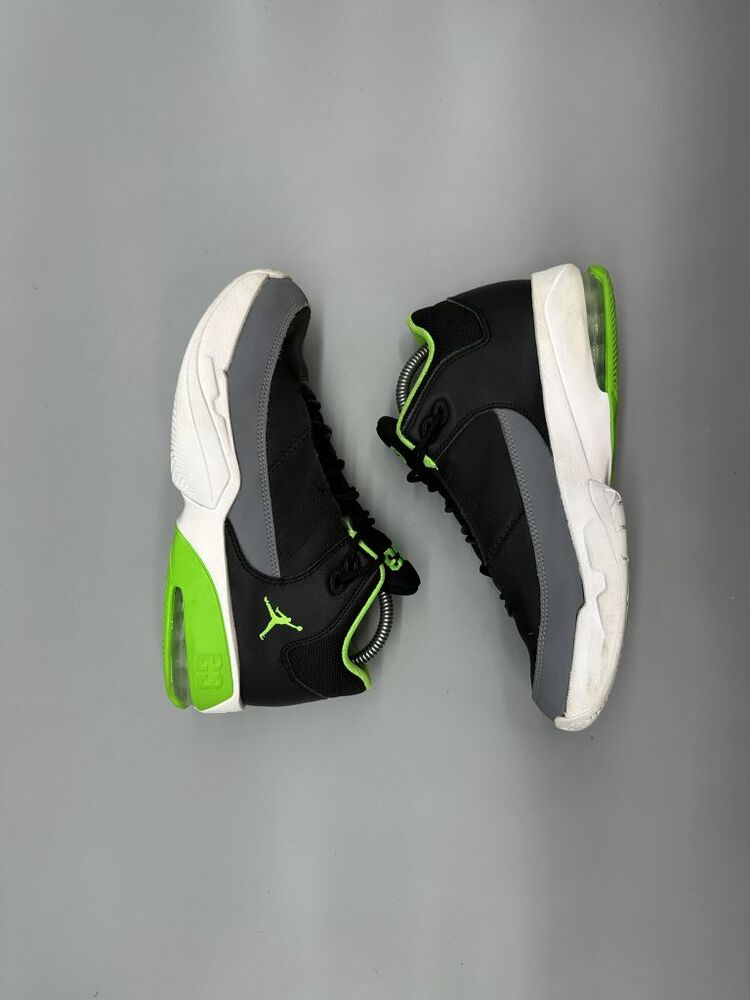 Jordan Max Aura 3 Black Green Strike