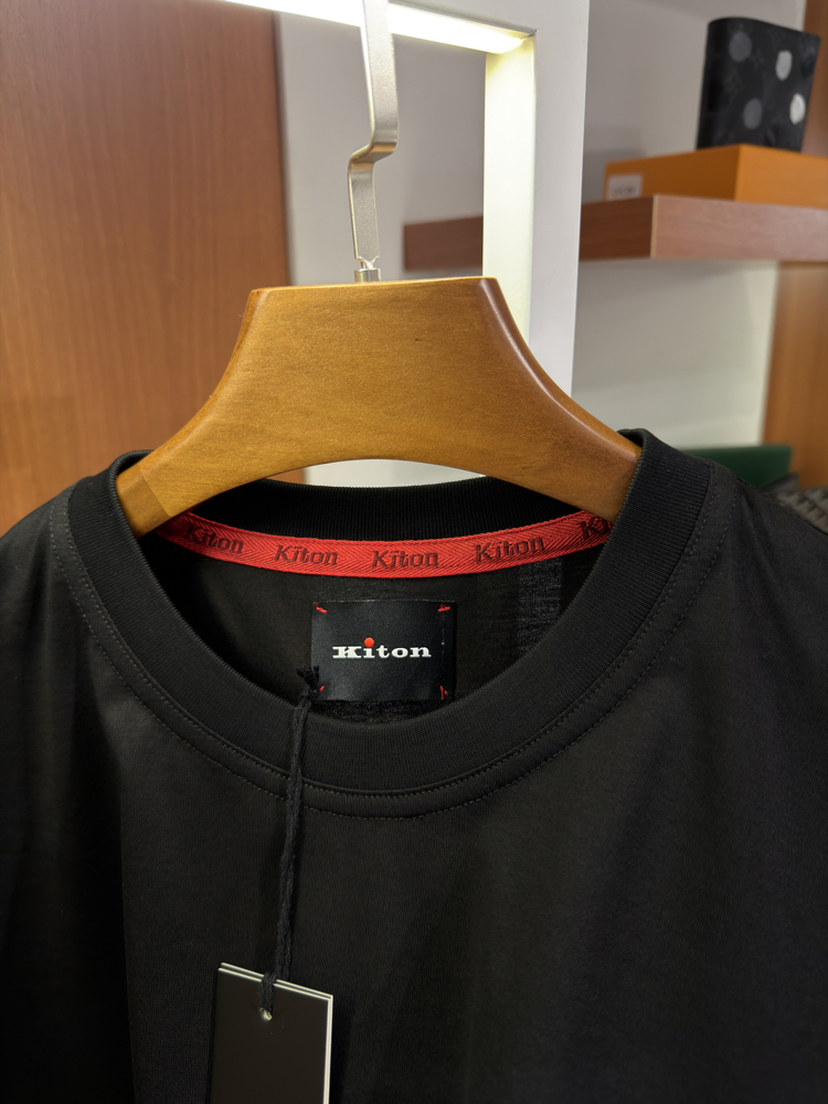 Kiton Merserize Kumaş Logo İşlemeli Siyah T-shirt