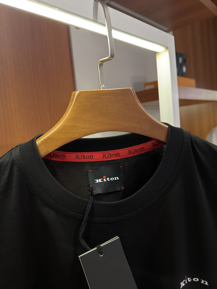 Kiton Merserize Kumaş Logo İşlemeli Siyah T-shirt