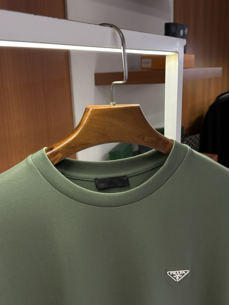 Prada Logo İşlemeli Fıstık Yeşili T-shirt