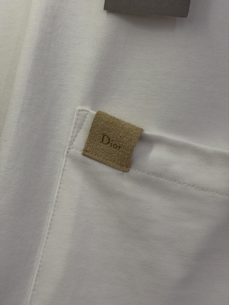 Dior Beyaz Cep Logo Detaylı T-shirt