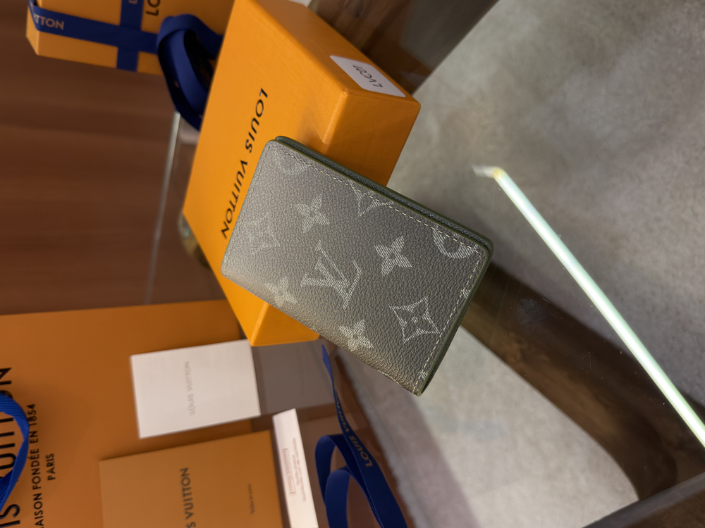 Louis Vuitton Katlamalı Kartlık LVUK01