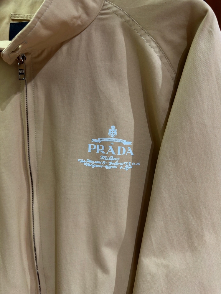 Prada Logo İşlemeli Bej Ceket