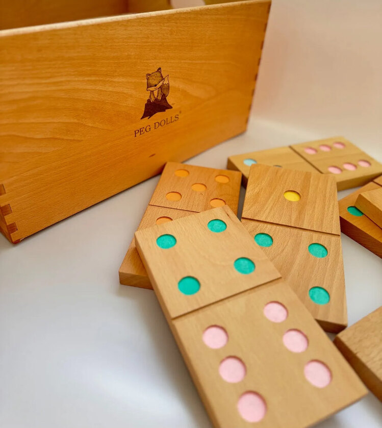 Pegdolls domino set